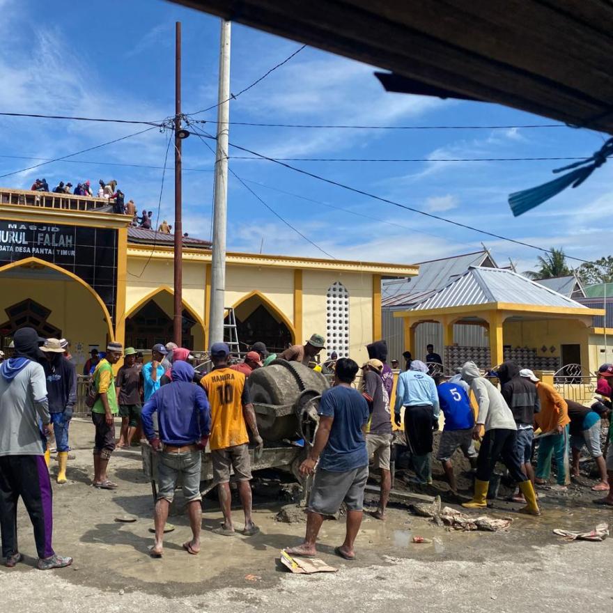 Semangat Gotong Royong Dusun Labata: Membangun Masjid Nurul Falah dengan Tangan Sendiri